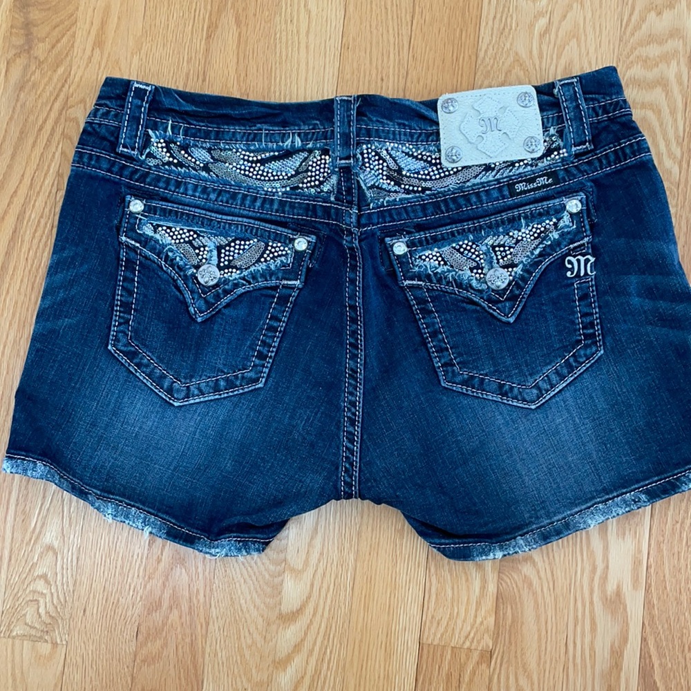 MissMe 💙 Mid Rise Curvy Shorts